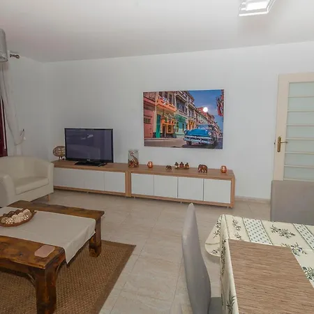 Apar2amen10 Del Edificio Coral Beach Con Preciosas Vistas Al Mar *